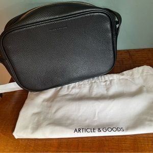 Article & Goods Crossbody Camera Bag Black
